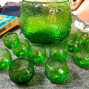 La Casa Casuals Green punch Bowl Crinkle glass made in Italy.  Original stickers